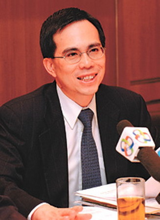 李嘉诚长子李泽钜：低调行事数十年，终获父亲青睐成家族继承人