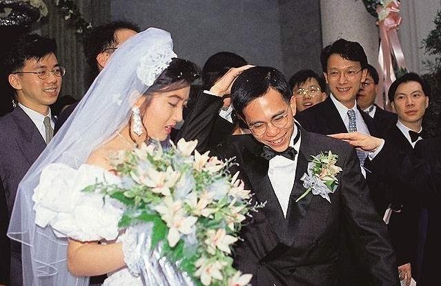 李嘉诚长子李泽钜：低调行事数十年，终获父亲青睐成家族继承人