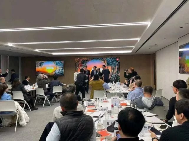 华为都不碰“整车”，为何小米敢大刀阔斧？雷军：我有个业余爱好