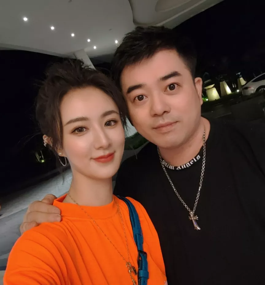 陪薇娅逛批发市场，坐拥直播界最强供应链，明星见了都喊他师父
